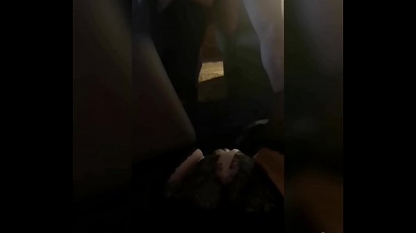 ചൂടുള്ള എം.ജെ.എം. ഭാര്യയുടെ മുന്നിൽ വെച്ച് ഭർത്താവ് കാമുകിയെ കബളിപ്പിച്ചു. ഭാര്യയുടെ പൂറ്റിൽ നനയുന്നു, അവളുടെ വൃത്തികെട്ട സങ്കൽപ്പങ്ങൾ മനസ്സിനെ തളർത്തുന്നു